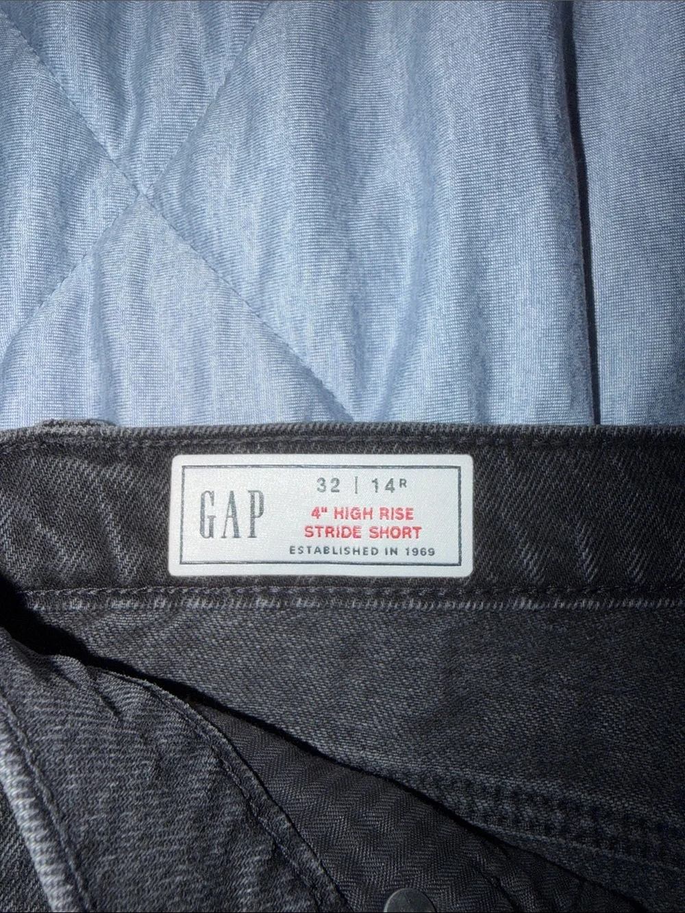 GAP classic black